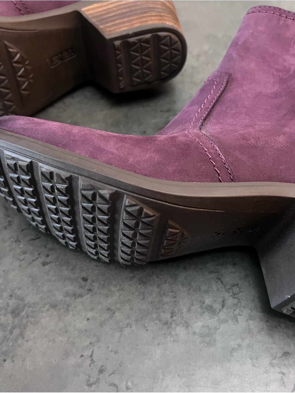 Teva Women's Plum Suede Ankle Chelsea Boots - Picture 5 of 8